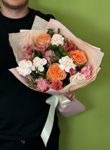 Сборный букет с розами &laquo;Нега&raquo; от интернет-магазина цветов в 