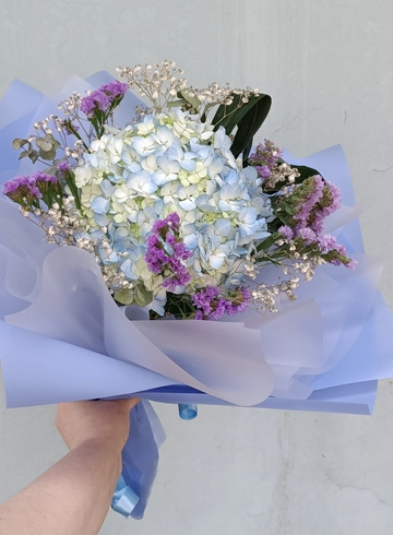 Сборный букет с гортензией и гипсофилой «Облочко» от интернет-магазина цветов в 