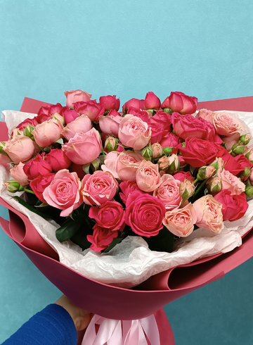 Букет из кустовых роз «Сочный микс» от интернет-магазина цветов в 