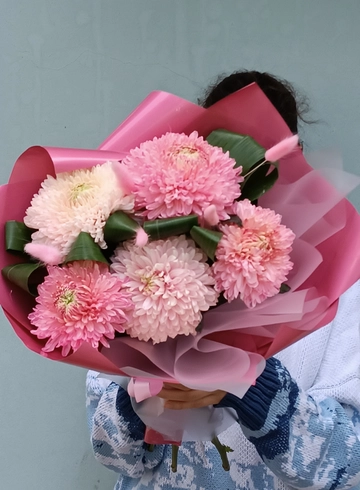Букет из розовых хризантем  от интернет-магазина цветов в 