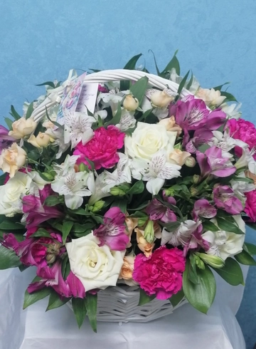 Корзина с цветами «От всего сердца»  от интернет-магазина цветов в 