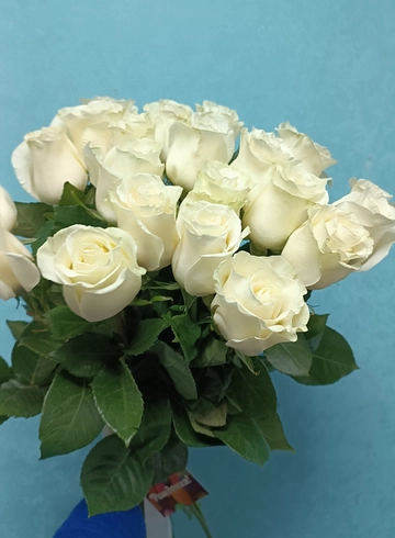 Моно букет из белых роз «Совершенство»  от интернет-магазина цветов в 