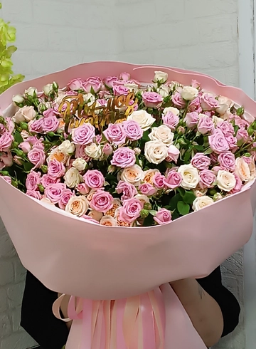 Монобукет из кустовых роз от интернет-магазина цветов в 